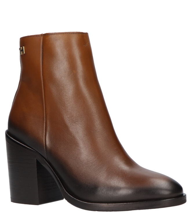 Tommy Hilfiger Tommy Hilfiger Enkellaars <span>FW0FW05164 GOW</span> GOW Pumpkin paradise Tommy Hilfiger Enkellaars <span>FW0FW05164 GOW</span> FW0FW05164 GOW cognac - www.bremmerschoenen.info - Bremmer Schoenen