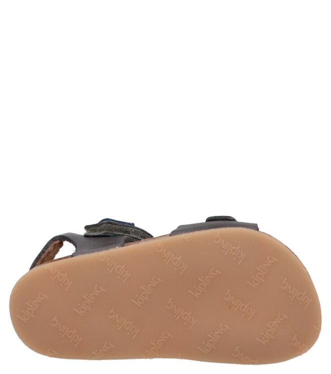 Kipling Kipling sandaal <span>Fabio 12265501</span> 850 dk grey Kipling sandaal <span>Fabio 12265501</span> Fabio 12265501 grijs - www.bremmerschoenen.info - Bremmer Schoenen