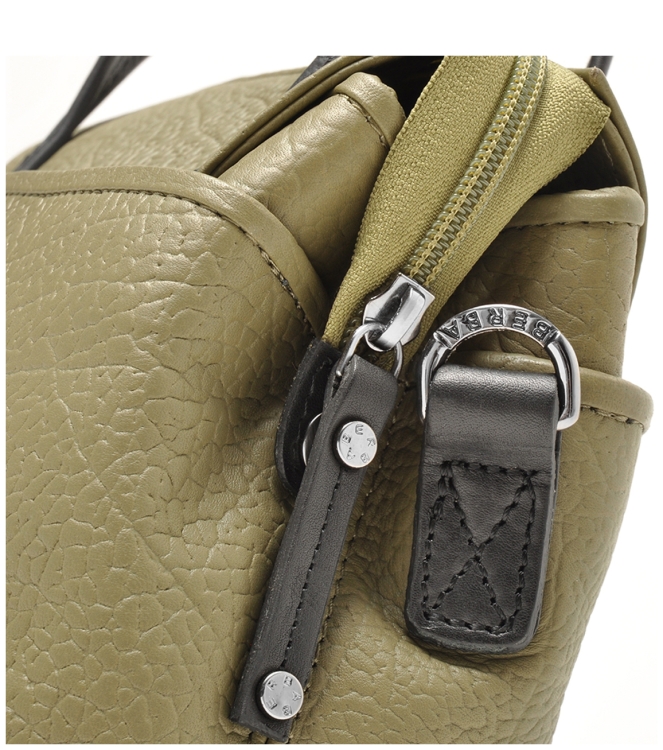 Berba Berba tas <span>125-199-49</span> Olive Berba tas <span>125-199-49</span> 125-199-49 groen - www.bremmerschoenen.info - Bremmer Schoenen